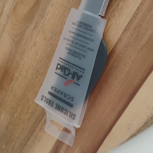All Clad 🔥 NWT 🔥 Silver Silicone Spatula Scraper. Never Used! - Picture 10 of 11